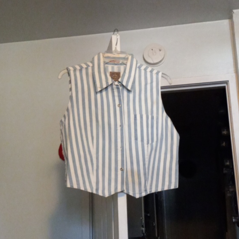Vintage Women's Sleeveless Shirt